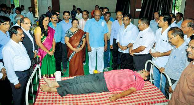 The work of Sir Vishwasraya is like a lamp shade | सर विश्र्वेसरैया यांचे कार्य दीपस्तंभासारखे