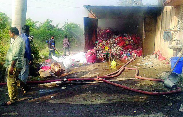 Bio-medical waste project suspicion! | जैववैद्यकीय कचरा प्रकल्पाची आग संशयास्पद! Bio-medical waste project suspicion! | जैववैद्यकीय कचरा प्रकल्पाची आग संशयास्पद!