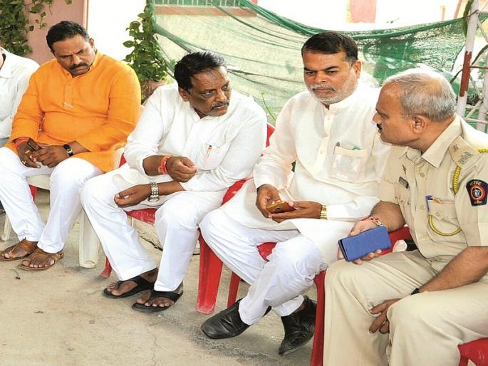 'Blind law' in the city | नगरमध्ये ‘अंधा कानून’ 'Blind law' in the city | नगरमध्ये ‘अंधा कानून’
