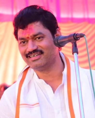 'Modiji, if you want to see development, come by Ambajogai road instead of helicopter' | ‘मोदीजी, विकास पहायचा असेल तर हेलिकॉप्टरऐवजी अंबाजोगाई रस्त्याने या’ 'Modiji, if you want to see development, come by Ambajogai road instead of helicopter' | ‘मोदीजी, विकास पहायचा असेल तर हेलिकॉप्टरऐवजी अंबाजोगाई रस्त्याने या’