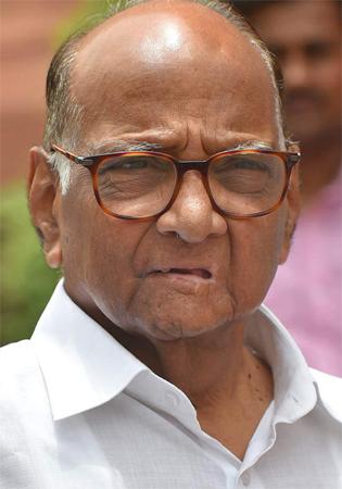 Sharad Pawar meeting in Beed today, tomorrow | शरद पवार आज बीडमध्ये, उद्या बैठक Sharad Pawar meeting in Beed today, tomorrow | शरद पवार आज बीडमध्ये, उद्या बैठक