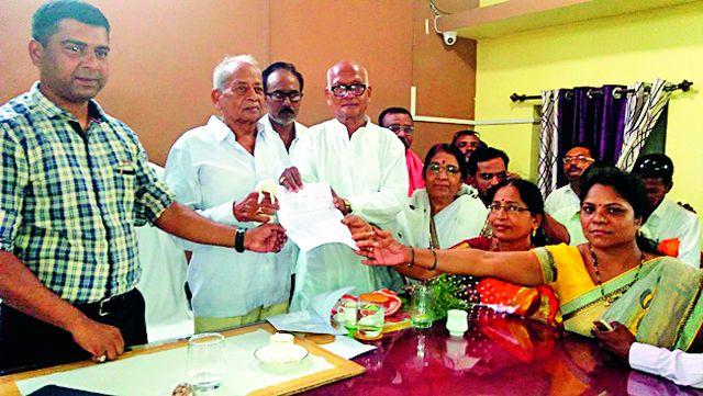 The administration fails to stop theft of theft | रेती चोरीला आळा घालण्यात प्रशासन अपयशी The administration fails to stop theft of theft | रेती चोरीला आळा घालण्यात प्रशासन अपयशी