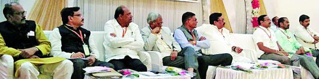 Knowledge of banking transaction need of time | बँकिग व्यवहाराचे ज्ञान घेणे काळाची गरज Knowledge of banking transaction need of time | बँकिग व्यवहाराचे ज्ञान घेणे काळाची गरज