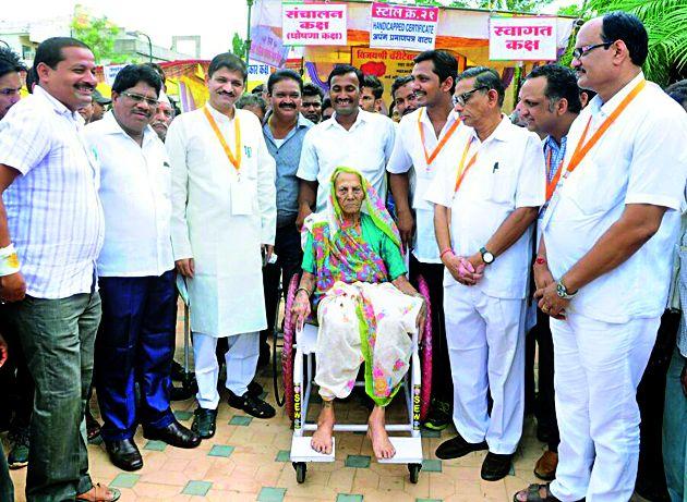 After 123 years, she took the last message | १२३ वर्षानंतर तिने घेतला अखेरचा निरोप After 123 years, she took the last message | १२३ वर्षानंतर तिने घेतला अखेरचा निरोप