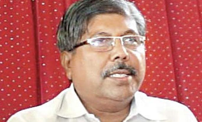 Chandrakant Patil fired over questions from the detective | गुप्तहेर नेमण्यावरून चंद्रकांत पाटील यांच्यावर प्रश्नांचा भडिमार Chandrakant Patil fired over questions from the detective | गुप्तहेर नेमण्यावरून चंद्रकांत पाटील यांच्यावर प्रश्नांचा भडिमार