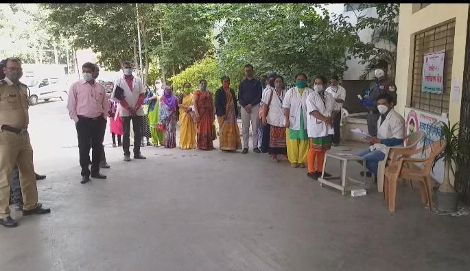 Enthusiasm to vaccinate Chandwad | चांदवडला लसीकरणाचा उत्साह