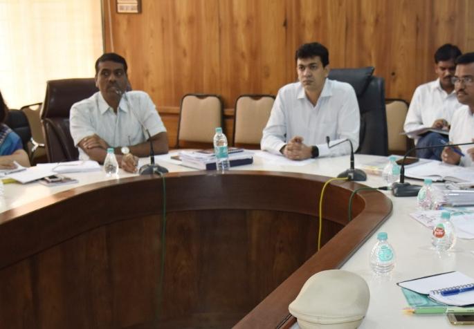 130 tank filled with Lift irrigation scheme: Abhijit Chaudhary | उपसा सिंचन योजनेतून 130 तलाव भरले : अभिजीत चौधरी