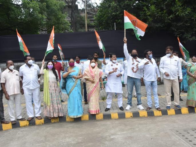 Congress agitation to lift onion export ban | कांदा निर्यातबंदी उठविण्याच्या मागणीसाठी काँग्रेसचे आंदोलन