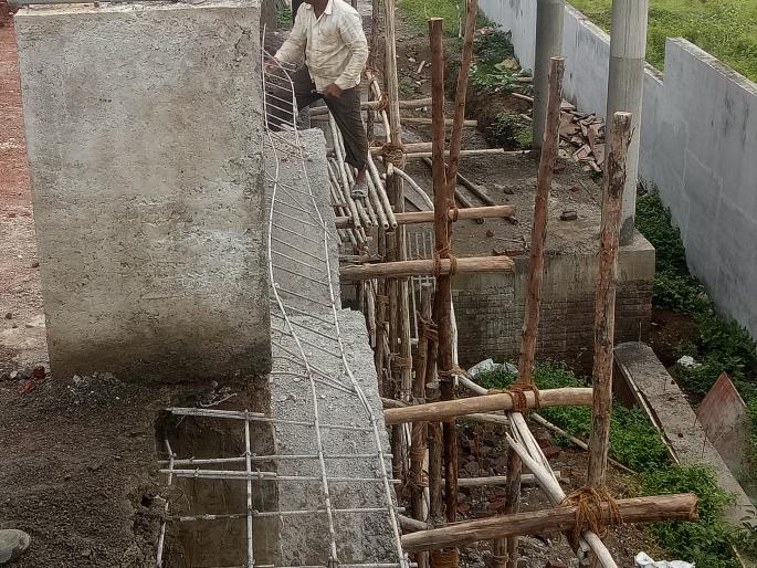 The slab of the Karjat court building collapsed | कर्जत न्यायालयाच्या इमारतीचा स्लॅब कोसळला The slab of the Karjat court building collapsed | कर्जत न्यायालयाच्या इमारतीचा स्लॅब कोसळला