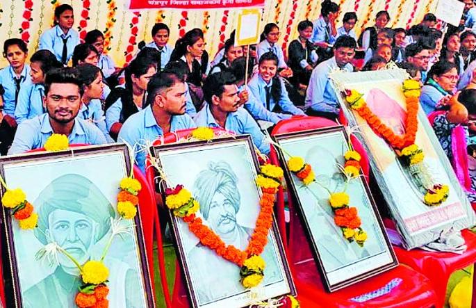 Students' agitation for social work | समाजकार्यच्या विद्यार्थ्यांचे आंदोलन Students' agitation for social work | समाजकार्यच्या विद्यार्थ्यांचे आंदोलन