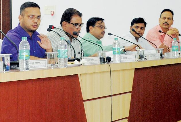 Determination of the forest division of 50 million trees | ५० कोटी वृक्ष लागवडीचा वनविभागाचा निर्धार Determination of the forest division of 50 million trees | ५० कोटी वृक्ष लागवडीचा वनविभागाचा निर्धार