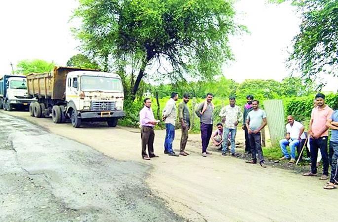 Govaris blocked the road for the third time | गोवरीवासीयांनी तिसऱ्यांदा रोखला रस्ता Govaris blocked the road for the third time | गोवरीवासीयांनी तिसऱ्यांदा रोखला रस्ता
