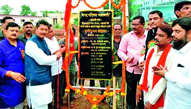 Bhadravati updated vegetable market, merchant package | भद्रावतीत अद्ययावत भाजी मार्केट, व्यापारी संकुल Bhadravati updated vegetable market, merchant package | भद्रावतीत अद्ययावत भाजी मार्केट, व्यापारी संकुल