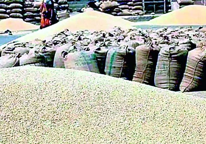 Farmers' Diwali will be sweet only if soybeans get a price | सोयाबीनला भाव मिळाला तरच शेतकऱ्यांची दिवाळी गोड