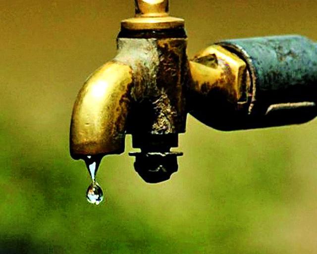 Artificial water scarcity in Chandrapur due to water cut | पाणी कपातीमुळे चंद्रपुरात कृत्रिम पाणी टंचाई