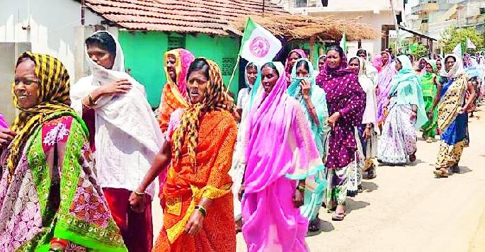 Water for Women's Elgar | पाण्यासाठी महिलांचा एल्गार Water for Women's Elgar | पाण्यासाठी महिलांचा एल्गार