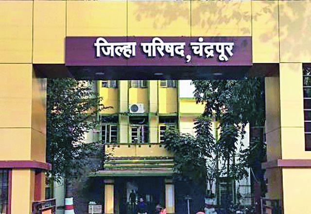 The teacher is unaware of the changed curriculum | बदललेल्या अभ्यासक्रमाविषयी शिक्षकच अनभिज्ञ The teacher is unaware of the changed curriculum | बदललेल्या अभ्यासक्रमाविषयी शिक्षकच अनभिज्ञ