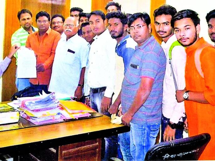 Add 100 percent scholarships | शंभर टक्के शिष्यवृत्ती जमा करावी Add 100 percent scholarships | शंभर टक्के शिष्यवृत्ती जमा करावी