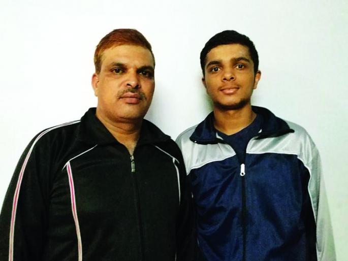 Father's Day: Boy learn boxing under fathers guidence | Father's Day :बॉक्सिंग खेळात‘ विजयी विश्व’ विक्रम! Father's Day: Boy learn boxing under fathers guidence | Father's Day :बॉक्सिंग खेळात‘ विजयी विश्व’ विक्रम!