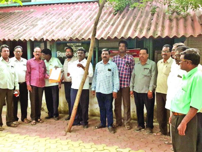 Teachers' union annoyed over shortening Diwali holidays! | दिवाळी सुट्या कमी दिल्याने शिक्षक संघटना नाराज!