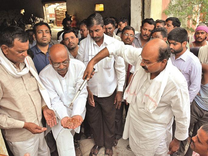 Make fool to administration for corruption | भ्रष्टाचारासाठी प्रशासनाच्या हातावर ‘तुरी’; ग्रेडींग नावापुरतेच  Make fool to administration for corruption | भ्रष्टाचारासाठी प्रशासनाच्या हातावर ‘तुरी’; ग्रेडींग नावापुरतेच