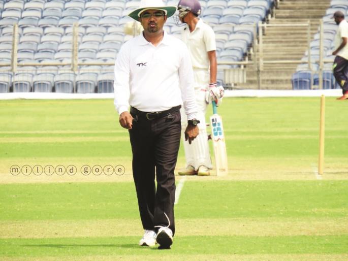 son of a farmer in Akola become cricket umpire | अकोल्यातील शेतकऱ्याचा मुलगा बनला क्रिकेट पंच; बीसीसीआय नॅशनल पॅनलवर निवड son of a farmer in Akola become cricket umpire | अकोल्यातील शेतकऱ्याचा मुलगा बनला क्रिकेट पंच; बीसीसीआय नॅशनल पॅनलवर निवड