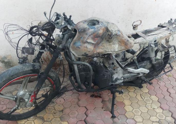 Launching at Amoda | आमोदा येथे हाणामारी Launching at Amoda | आमोदा येथे हाणामारी