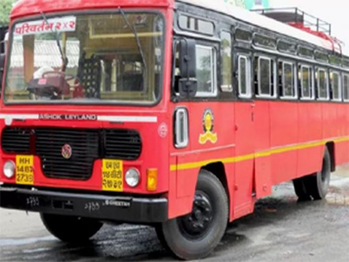 In Dhule division, the number of ST collisions decreased compared to last year | धुळे विभागात गेल्या वर्षाच्या तुलनेत एस.टी.अपघातांच्या प्रमाणात घट In Dhule division, the number of ST collisions decreased compared to last year | धुळे विभागात गेल्या वर्षाच्या तुलनेत एस.टी.अपघातांच्या प्रमाणात घट