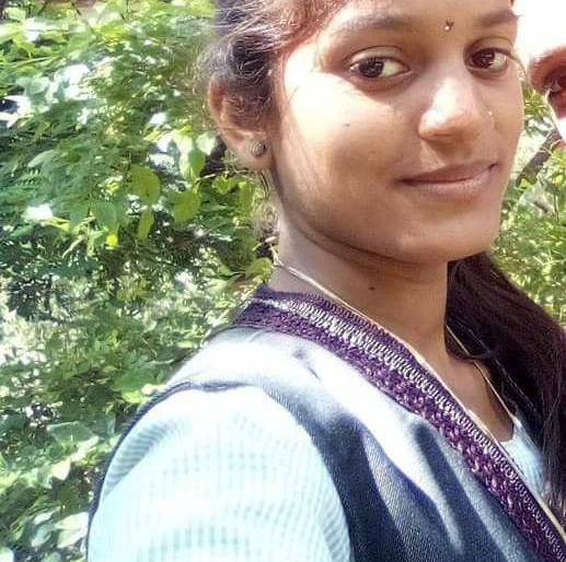 The body of a student from Karsul was found in the canal | कारसुळ येथील विद्यार्थिनीचा सापडला कालव्यात मृतदेह