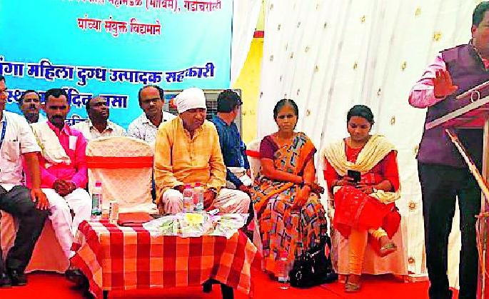 Milk processing is profitable for the industry | दुधावरील प्रक्रिया उद्योग नफ्याचा Milk processing is profitable for the industry | दुधावरील प्रक्रिया उद्योग नफ्याचा