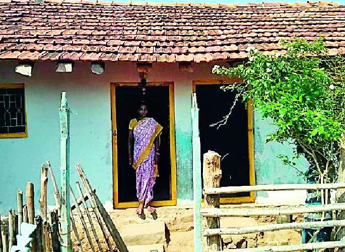 The granular grants are stuck | घरकुलाचे अनुदान रखडले