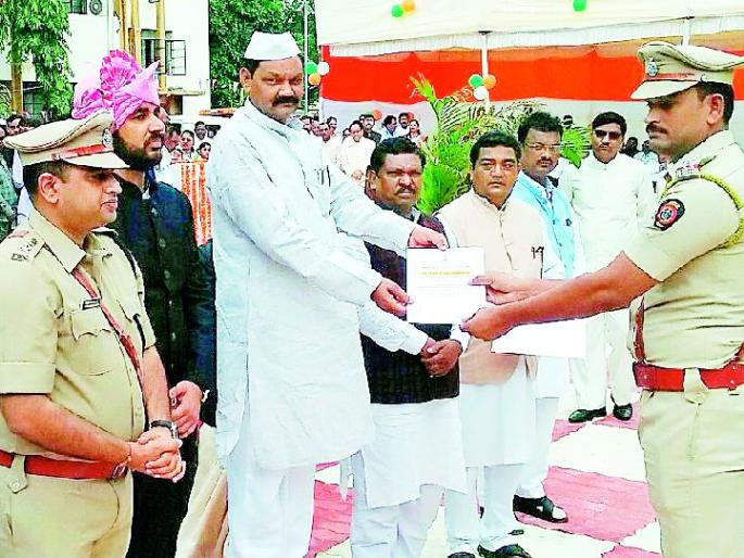 The last one is the focus of development | शेवटचा माणूस हा विकासाचा केंद्रबिंदू