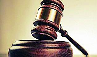 Life imprisonment for veterans who have been assaulted by volunteers | वनकर्मचाऱ्यावर प्राणघातक हल्ला करणाऱ्या वनतस्करांना जन्मठेप Life imprisonment for veterans who have been assaulted by volunteers | वनकर्मचाऱ्यावर प्राणघातक हल्ला करणाऱ्या वनतस्करांना जन्मठेप