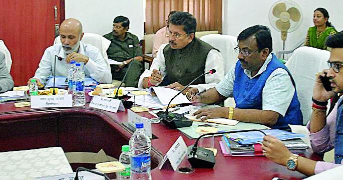 136 crore additional demand for the district | जिल्ह्यासाठी १३६ कोटींची अतिरिक्त मागणी 136 crore additional demand for the district | जिल्ह्यासाठी १३६ कोटींची अतिरिक्त मागणी