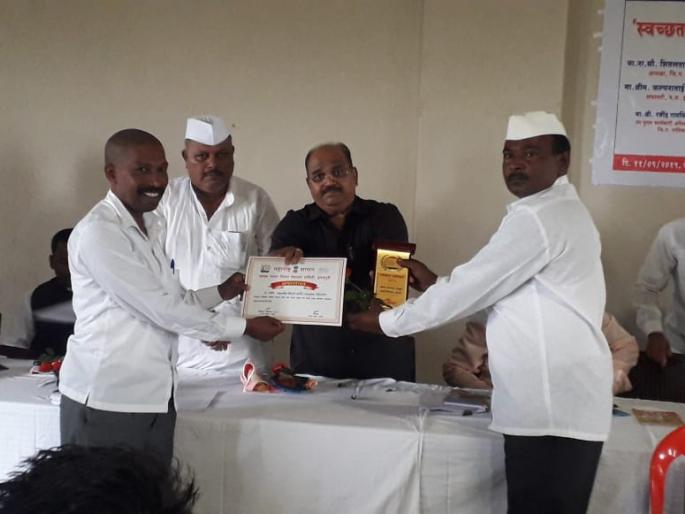 Bhausaheb Katoore Special Award for Water Security | भाऊसाहेब कातोरे यांना जलसुरक्षेचा विशेष पुरस्कार Bhausaheb Katoore Special Award for Water Security | भाऊसाहेब कातोरे यांना जलसुरक्षेचा विशेष पुरस्कार