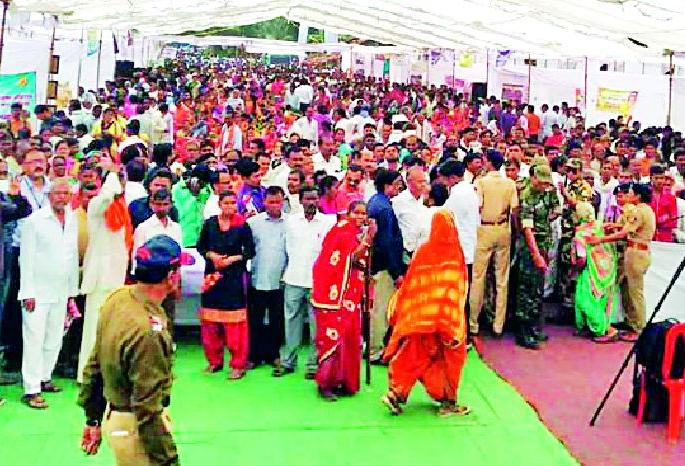 Government plans to the doorstep of the people | शासनाच्या योजना लोकांच्या दारापर्यंत