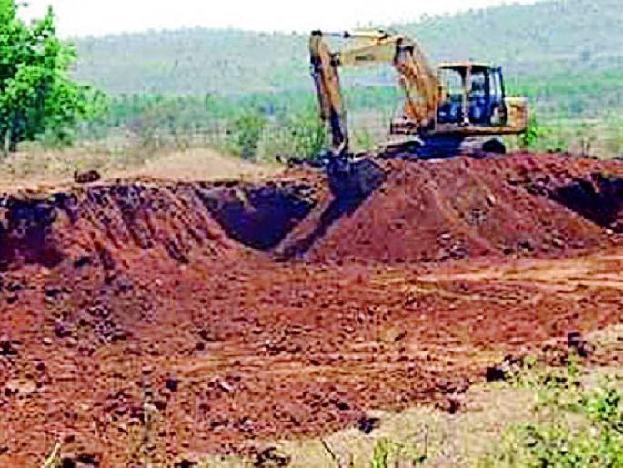 Add minor minerals to four vehicles | चार वाहनांसह गौण खनिज शासन जमा करा Add minor minerals to four vehicles | चार वाहनांसह गौण खनिज शासन जमा करा