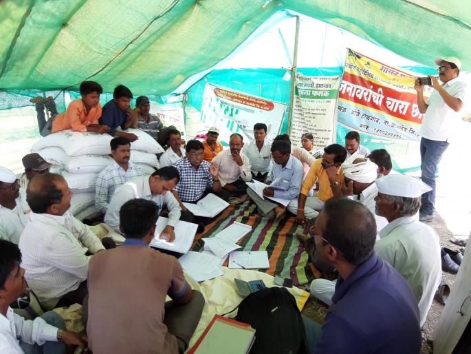 Bidoniya Thunkle Water: Types of Halegaon in Jamkhed Taluka | बीडीओंनी थुंकले पाणी : जामखेड तालुक्यातील हळगावमधील प्रकार Bidoniya Thunkle Water: Types of Halegaon in Jamkhed Taluka | बीडीओंनी थुंकले पाणी : जामखेड तालुक्यातील हळगावमधील प्रकार