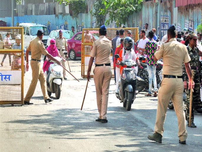 'Helmet Drive' earns 10 lakhs | ‘हेल्मेट ड्राइव्ह’मधून दहा लाखांची कमाई 'Helmet Drive' earns 10 lakhs | ‘हेल्मेट ड्राइव्ह’मधून दहा लाखांची कमाई