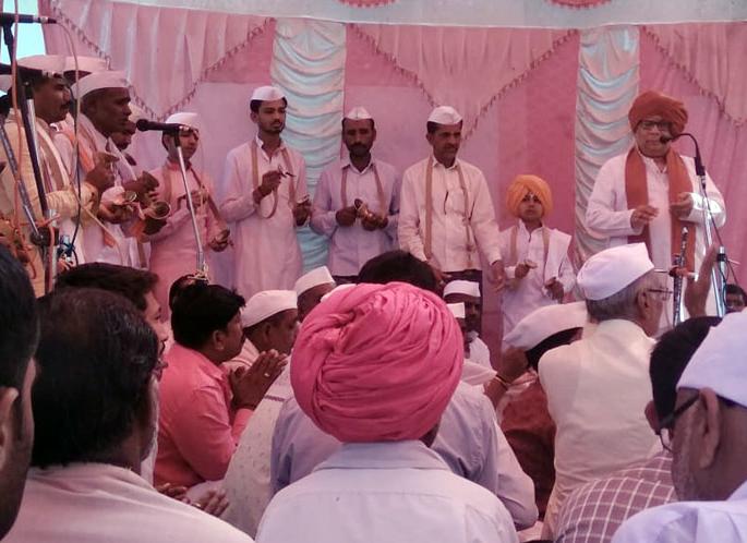 Satsanga is the path of happiness - Bhagwan Maharaj Anandagadar | सत्संग हा सुखी जीवनाचा मार्ग- भगवान महाराज आनंदगडकर Satsanga is the path of happiness - Bhagwan Maharaj Anandagadar | सत्संग हा सुखी जीवनाचा मार्ग- भगवान महाराज आनंदगडकर