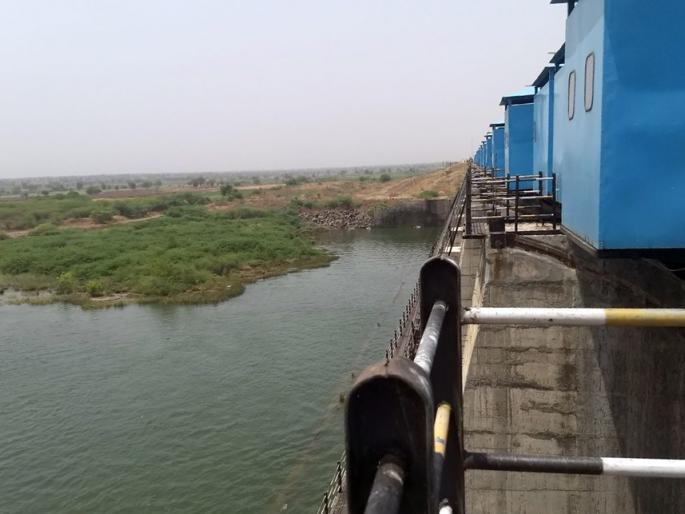 ... finally water stopped going to Parbhani | ...अखेर परभणीकडे जाणारे पाणी थांबले ... finally water stopped going to Parbhani | ...अखेर परभणीकडे जाणारे पाणी थांबले