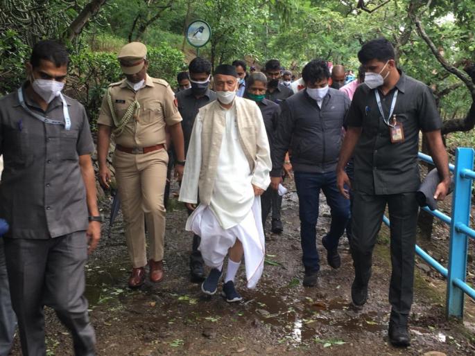 Governor Bhagat Singh Koshyari was going 'Shivneri' fort at the age of 79 | राज्यपाल भगतसिंग कोश्यारी ७९ व्या वर्षी केला 'शिवनेरी' किल्ला सर
