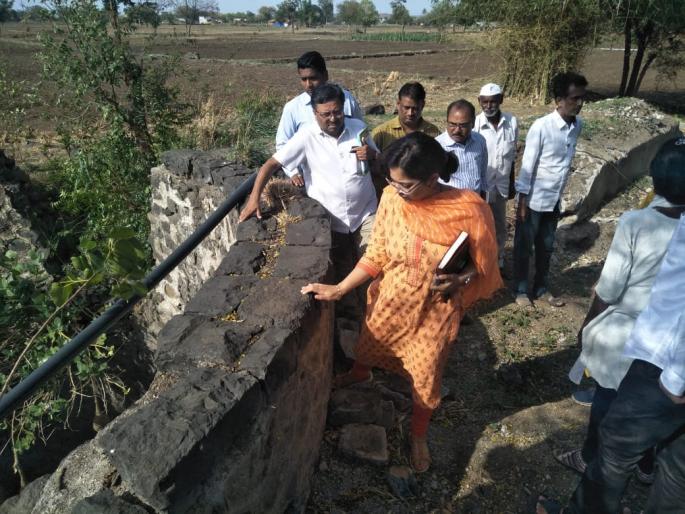 Jal Shakti Abhiyan Samiti has suddenly visited Devla taluka | जलशक्ती अभियान समितीने केला अचानक देवळा तालुक्याचा दौरा