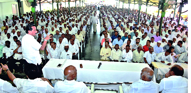 Politics is booming from multistate; leaders of accusations and protests | मल्टिस्टेट’वरून राजकारणाला उकळी;नेत्यांत आरोप-प्रत्यारोपांच्या फैरी