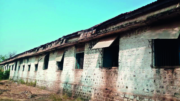 201 beds in 57 schools are dangerous | ५७ शाळांतील २०१ खोल्या धोकादायक