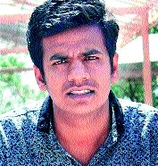 Young man dies after falling from gallery | गॅलरीतून पडून युवकाचा मृत्यू Young man dies after falling from gallery | गॅलरीतून पडून युवकाचा मृत्यू