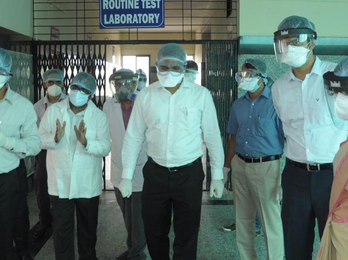 Perform 500 corona tests daily | दररोज ५०० कोरोना चाचण्या करा Perform 500 corona tests daily | दररोज ५०० कोरोना चाचण्या करा