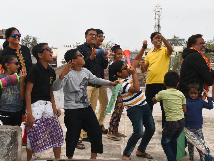 All day long kite festival in the district | जिल्हाभरात पतंगोत्सवाची दिवसभर धूम All day long kite festival in the district | जिल्हाभरात पतंगोत्सवाची दिवसभर धूम