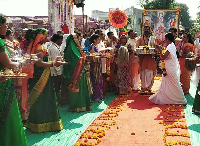 Narendracharya Maharaj Paduka Pujan at Vissarwadi | विसरवाडी येथे नरेंद्राचार्य महाराज पादुका पूजन Narendracharya Maharaj Paduka Pujan at Vissarwadi | विसरवाडी येथे नरेंद्राचार्य महाराज पादुका पूजन