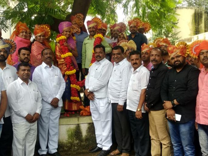 Kamal Rajole, Sena's chairman, Niphad panchayat committee unopposed | निफाड पंचायत समितीच्या सभापतीपदी सेनेच्या कमल राजोळे यांची बिनविरोध Kamal Rajole, Sena's chairman, Niphad panchayat committee unopposed | निफाड पंचायत समितीच्या सभापतीपदी सेनेच्या कमल राजोळे यांची बिनविरोध